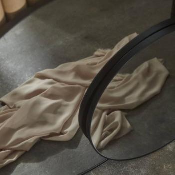 AYTM Circum tükör, szürke/fekete, Ø 70 cm, üveg, MDF fa kép