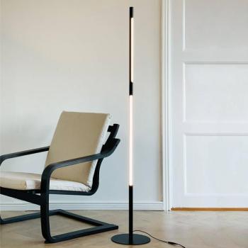 Dyberg Larsen LED álló világítás Vagner, fekete, magasság 150 cm kép