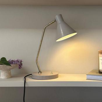 Dyberg Larsen Sleep asztali lámpa, barna, magasság 43.3 cm, acél kép