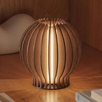 EVA Solo LED-es újratölthető asztali lámpa Radiant, sötét fa, 14cm, USB kép