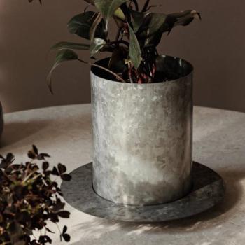 ferm LIVING Auran virágcserép, szürke, magasság 21 cm, vas kép