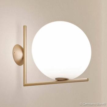 FLOS IC C/W2 fali lámpa, sárgaréz Ø 30 cm kép