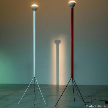 FLOS Luminator állólámpa, fehér, magasság 189 cm, fém kép