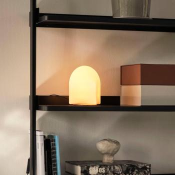 HAY Parade LED-es asztali lámpa kagyló fehér magasság 16 cm kép