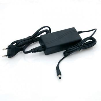 LED tápegység , 12 Volt , 60 Watt , 5A , dugvillás kép