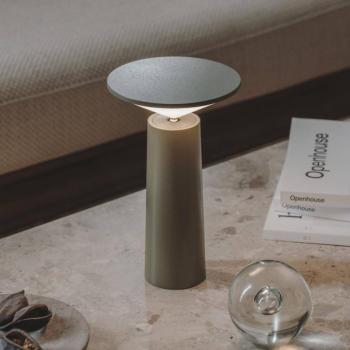 LEDS-C4 LED-es újratölthető asztali lámpa Cocktail olíva szürke Magasság 21,5 cm kép
