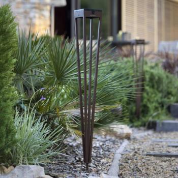 Les Jardins LED napelemes zseblámpa Tinka, corten, 90 cm, földi tüske kép