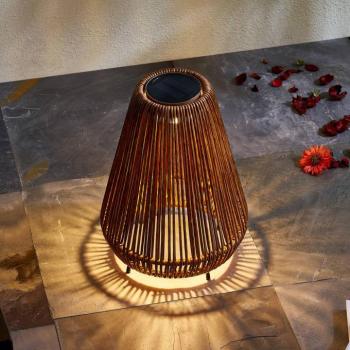 Lindby LED-es napelemes lámpa Amaria, rattan, sötét, Ø 27 cm kép