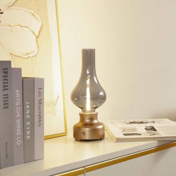 Lindby LED-es újratölthető asztali lámpa Maxentius aranyszínű üvegből kép