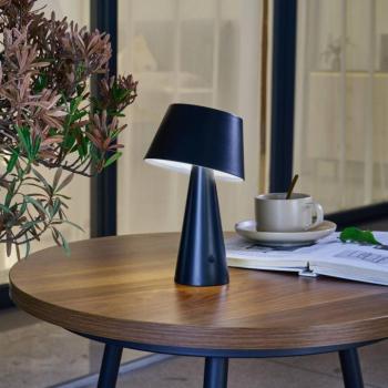 Lindby LED napelemes asztali lámpa Lirinor fekete műanyag 13 cm kép