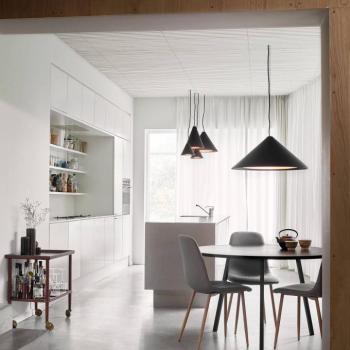 Louis Poulsen Keglen LED függő lámpa 40 cm fekete kép