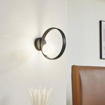 Lucande LED-es fali lámpa Luneo, fekete/opál, üveg, 30 cm kép