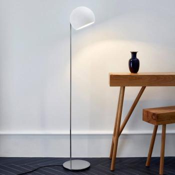 Nyta Tilt Globe Floor álló lámpa rozsdamentes acél fehér kép