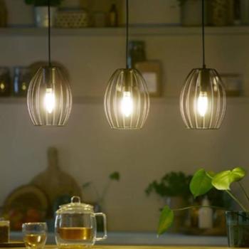 Philips LED-gyertya E14 4,9W 470lm 2 700K matt 3db kép