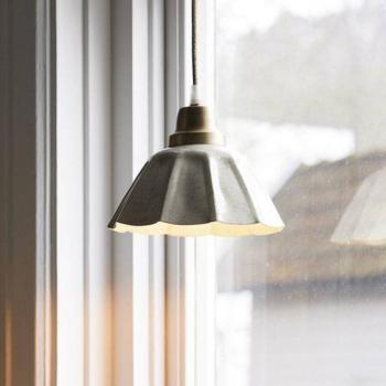 PR Home Ester lógó világítás, törtfehér, Ø 17 cm, vas dugasz kép