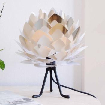 UMAGE Silvia Mini lámpa acél / háromlábú fekete kép