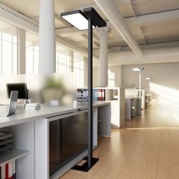 Arcchio LED irodai állólámpa Aila, fekete, nappali fényérzékelővel kép