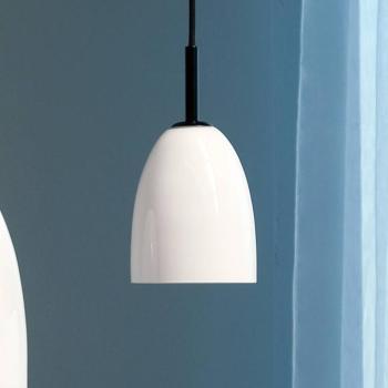Dyberg Larsen Jazz függesztéklámpa opál/fekete 18 cm kép