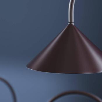 FRANDSEN LED-es asztali lámpa Grasp, sötétvörös, magasság 47 cm, fém kép
