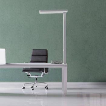 LED asztali világítás MAULjaval, fehér, 120 cm, dimmelhető, bilincses lábazat kép