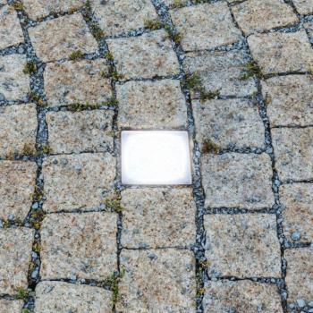 LED padlóba süllyesztett padlófény Akiaki burkolókő, 10 cm, járható kép
