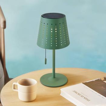 Lindby LED-es napelemes asztali lámpa Hilario, zöld, vas, újratölthető kép