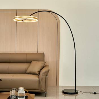 Lucande LED ívlámpa Yekta, sárgaréz színű, 183 cm, dimmelhető kép