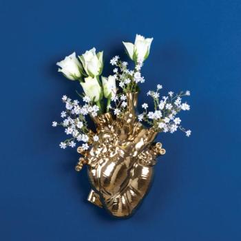SELETTI Love in Bloom váza, aranyszínű, szív alakú, porcelán kép