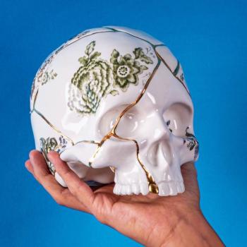 SELETTI szobor Kintsugi koponya, fehér, porcelán, arany kép