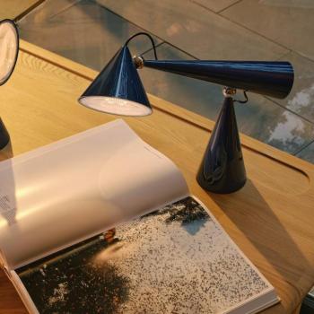 Tom Dixon LED asztali lámpa Pose Task Light, indigo, 41 cm kép