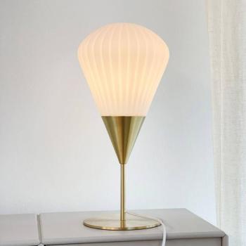 Dyberg Larsen Ballon asztali lámpa, fehér/sárgaréz színű, 46 cm kép