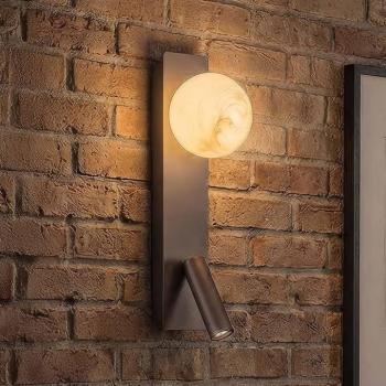 Carrara fali világítás üveggömbbel és LED-es olvasólámpával, barna