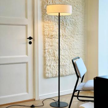 Dyberg Larsen Calix álló világítás, fekete/természetes színű, 150 cm kép