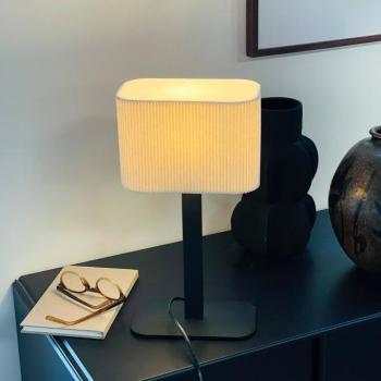 Dyberg Larsen Calix asztali lámpa, természetes fehér, magasság 39 cm kép