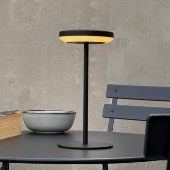 Dyberg Larsen Otera LED-es napelemes asztali lámpa, fekete, 25 cm, IP44 kép