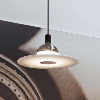 FLOS Frisbi – lógó világítás fehér lencsével kép