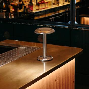 FLOS Gustave LED asztali lámpa, akkus 927 ezüst kép
