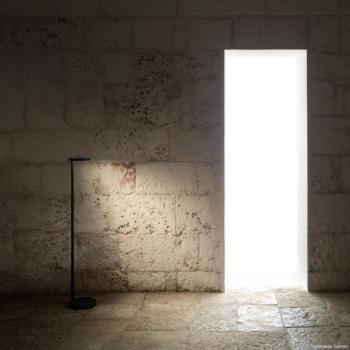 FLOS Oblique Floor LED állólámpa 927 USB antracit kép
