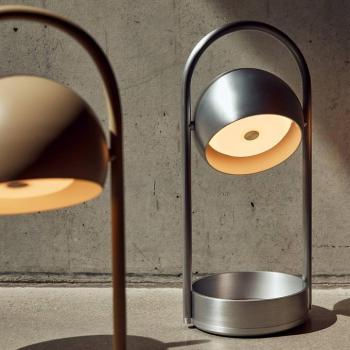 FRANDSEN LED tölthető asztali világítás Ball Portable, homokszürke, acél kép