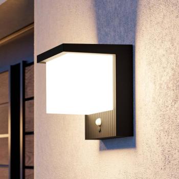 Frigento fekete LED-es napelemes fali lámpa, magasság 15 cm, érzékelővel kép