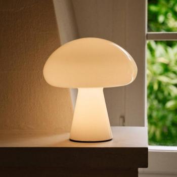 Gubi LED tölthető asztali világítás Obello, gyöngyházfehér, IP44, üveg kép