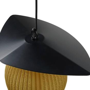 Gubi Satellite kültéri függesztett lámpa, 57x36 cm, fekete/mustárarany kép