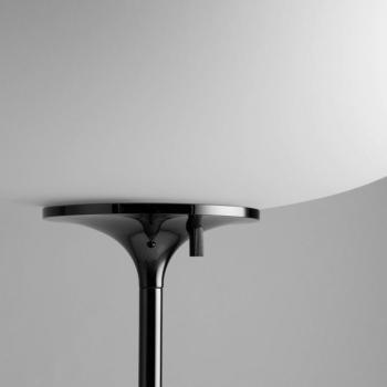 Gubi Stemlite álló lámpa, fekete-króm, magasság 110 cm, dimmelhető fényerő kép