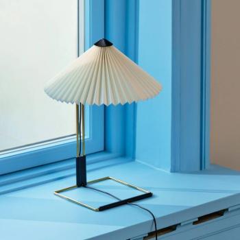 HAY LED asztali lámpa Matin, fehér/sárgaréz, magasság 38 cm kép