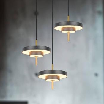 Keaton LED lógó lámpa, fekete/arany színű, Ø 45 cm, CCT 3 izzós. kép