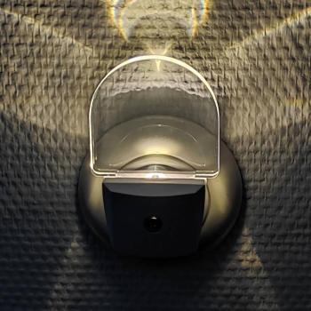 LED éjszakai lámpa Slim foglalathoz, érzékelővel kép