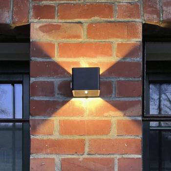 LED-es, újratölthető kültéri fali lámpa Iseo, fekete, szélesség 10 cm, kép