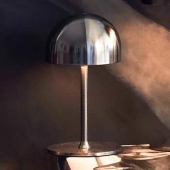LED tölthető asztali világítás Tim, nikkel színű, magasság 22 cm, IP54 kép