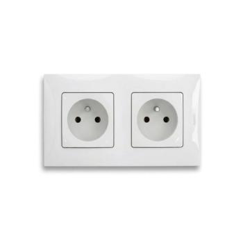 Legrand - Dupla háztartási aljzat kerettel NILOE 250V fehér LR0029+2XLR0017 kép