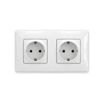 Legrand - Dupla SCHUKO fali aljzat kerettel NILOE 250V fehér LR0029+2XLR0113 kép